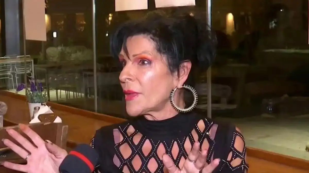 Ξεσπά η Σοφία Βόσσου για ψευδές δημοσίευμα: «Με “πεθάνατε” – Είστε ανθρωπόμορφα τέρατα»