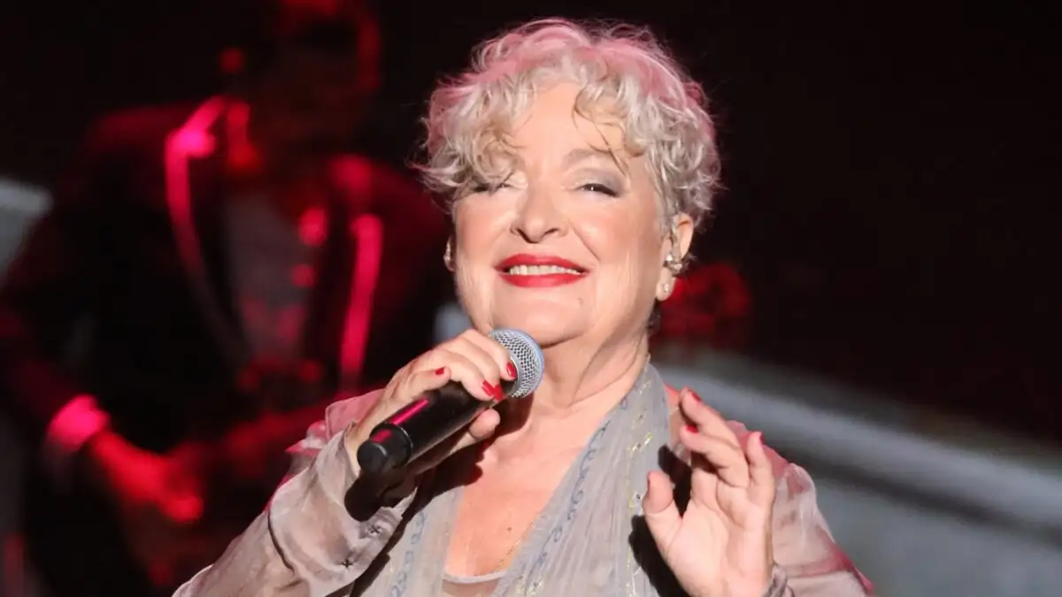 Η Τάνια Τσανακλίδου γιορτάζει τα 74 της χρόνια: «Περπάτησα περήφανα στη γη, αγαπώντας το όμορφο»