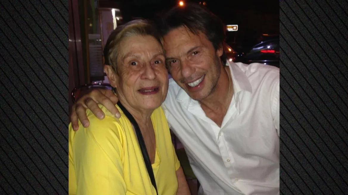 Στράτος Τζώρτζογλου: Η συγκινητική ανάρτηση για τη μητέρα του που έχει φύγει