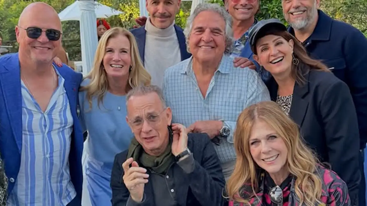 Η Νία Βαρντάλος εύχεται «Καλό Πάσχα» με Χανκς, Γουίλσον και Ζέιν