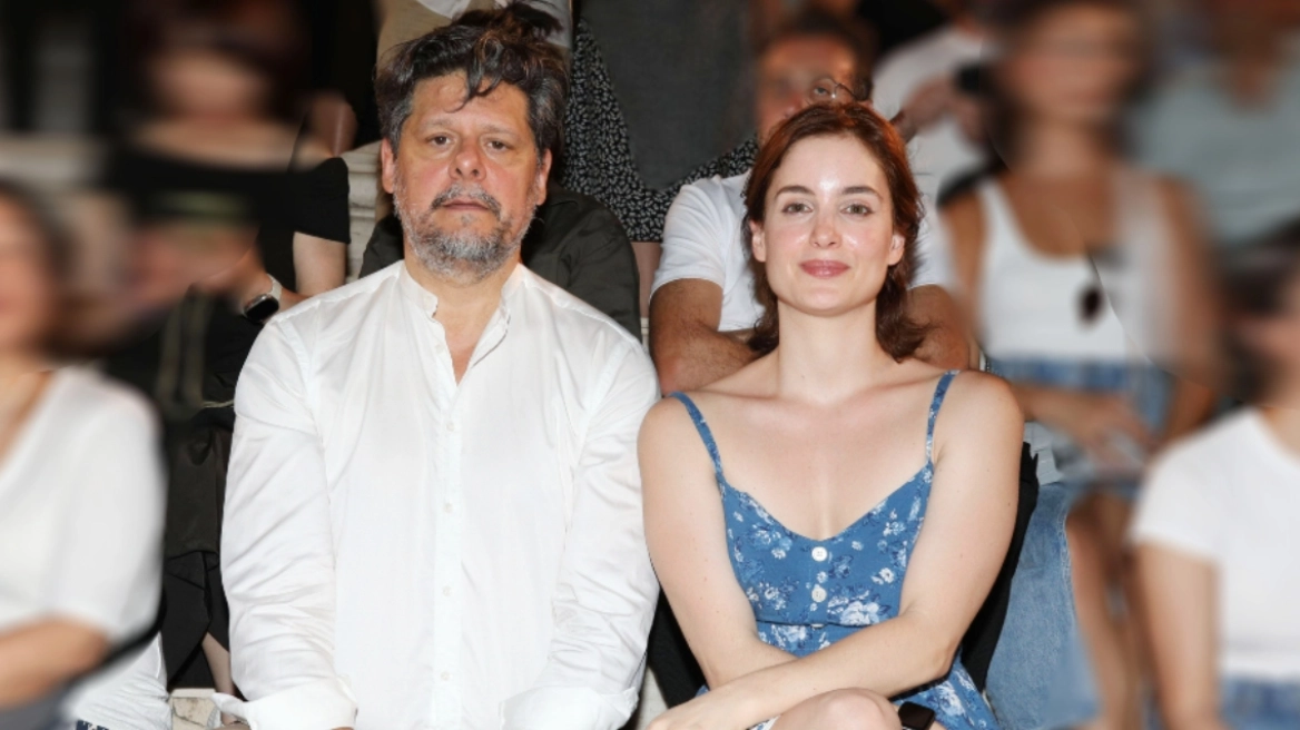 "Η Σμαράγδα Αδαμοπούλου μιλάει για τη συνεργασία με τον Λευτέρη Χαρίτο και τη διαφάνεια στον χώρο του θεάματος"