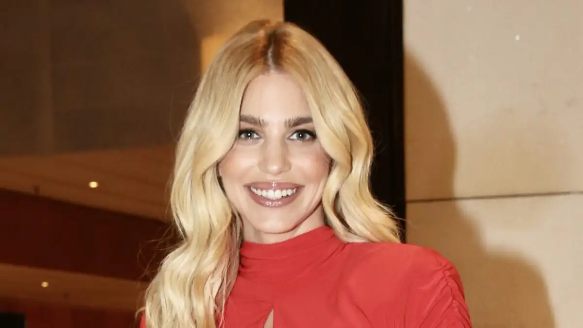 Η Βάλια Χατζηθεοδώρου για προσωπική της σχέση: «Έπεσα από τα σύννεφα»