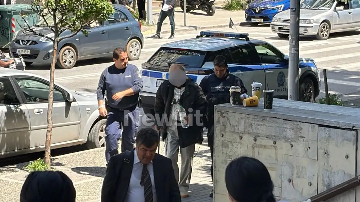 Θεσσαλονίκη: Στη Δικαιοσύνη ο 67χρονος για την εισβολή σε τράπεζα – «Δεν καταβλήθηκε ολόκληρη η σύνταξη