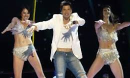 Eurovision 2004: Ο Σάκης Ρουβάς απογείωσε το «Shake It» και έκλεψε τις εντυπώσεις στην Ευρώπη