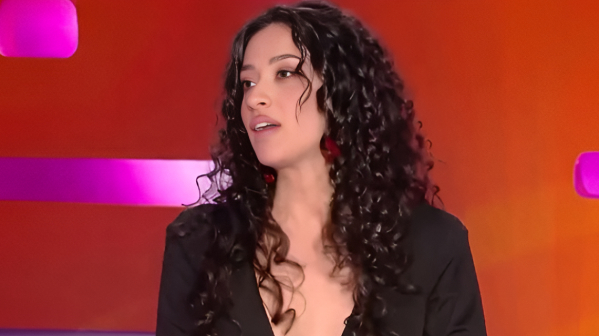 Ιωάννα Στρίγγα: Η performer που έγινε viral με το τουμπερλέκι – «Ξεκίνησα για πλάκα»