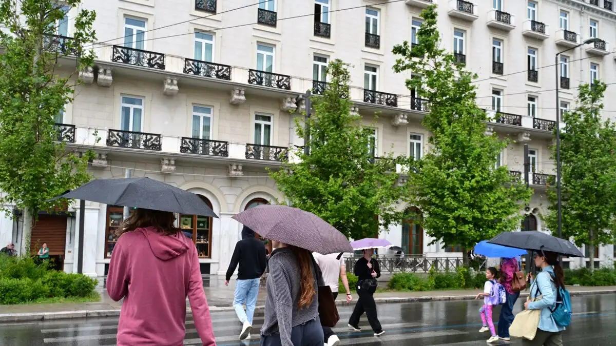 Καιρός: Βροχές και συννεφιά σε όλη τη χώρα – έως 27°C η θερμοκρασία