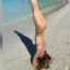 Η Κλέλια Ανδριολάτου απολαμβάνει τις πρώτες βουτιές της σε Αντίπαξους