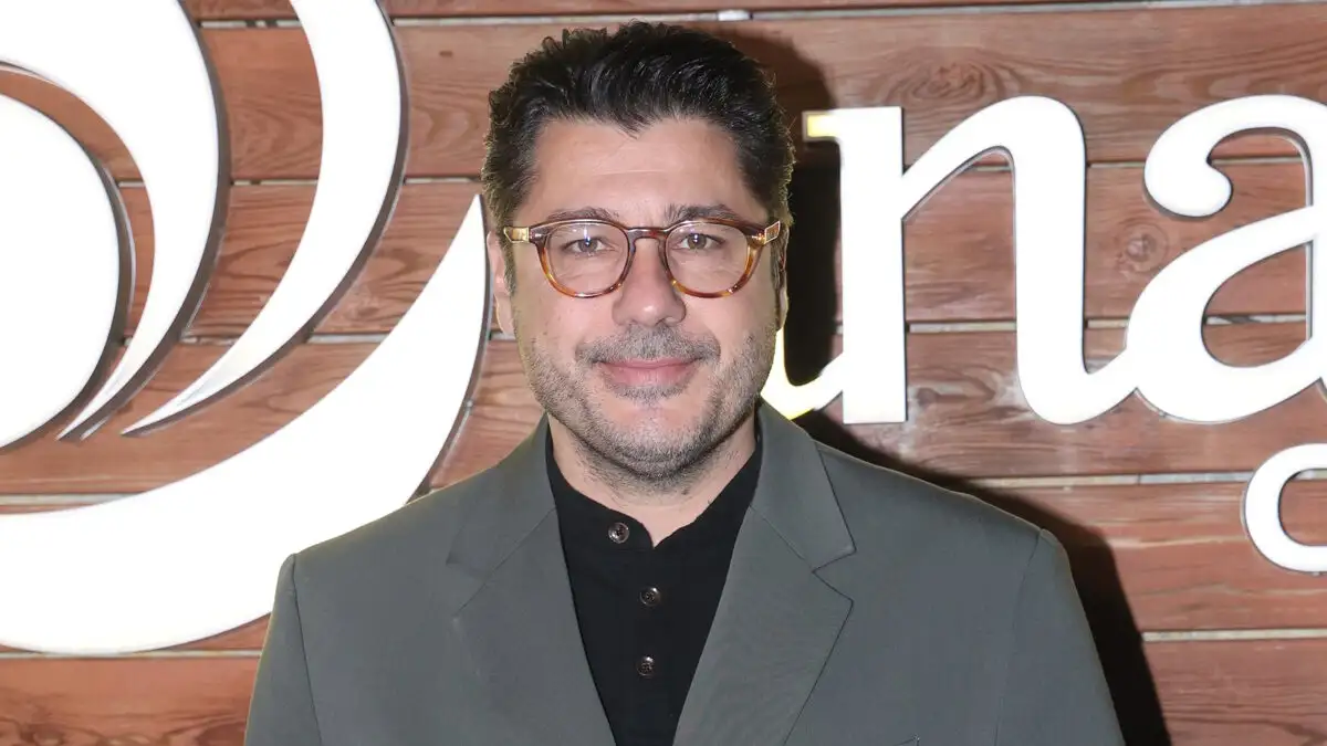 Ο Λάμπρος Κωνσταντάρας αφήνει ανοιχτό το τηλεοπτικό του μέλλον: «Κάτι θα συνεχίσει του χρόνου» Ο Λάμπρος Κωνσταντάρας αφήνει ανοιχτό το τηλεοπτικό του μέλλον: «Κάτι θα συνεχίσει του χρόνου»