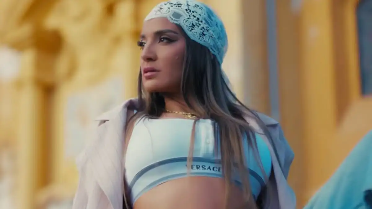 Η Ρία Ελληνίδου εντυπωσιάζει στο νέο video clip του «Σαφάρι» με φόντο τη γαλλική Ριβιέρα