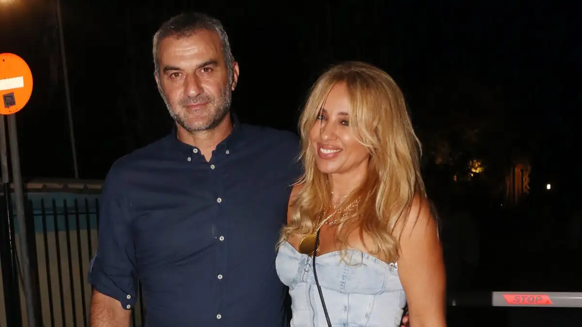 Το συγκλονιστικό «αντίο» του Τραϊανού Δέλλα στη Γωγώ Μαστροκώστα: «Η αγάπη μου θα σε φτάνει παντού» Το συγκλονιστικό «αντίο» του Τραϊανού Δέλλα στη Γωγώ Μαστροκώστα: «Η αγάπη μου θα σε φτάνει παντού»