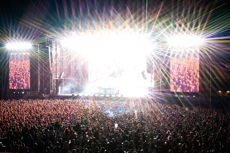 Το live των Ημισκούμπρια στο Release Athens Festival ένωσε διαφορετικές γενιές (vid.) – Πώς η Allwyn απογείωσε μια μαγική μουσική εμπειρία