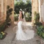 Dua Lipa: Οι πρώτες εικόνες από τον γάμο της – Haute couture νυφικό Chanel με εντυπωσιακή ουρά