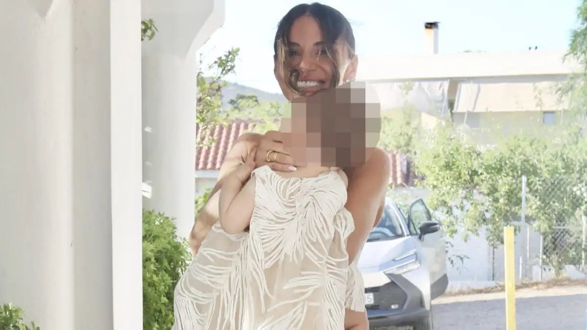 Η Ελένη Τσολάκη μιλά για τη βάφτιση της κόρης της: «Μου χάρισες τη δεύτερη ομορφότερη μέρα της ζωής μου»