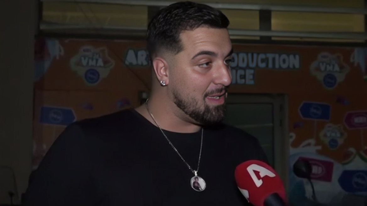 Gio Kay: «Θα γίνω ευρωβουλευτής» – Δηλώνει ότι διαθέτει ισχυρή επιρροή και απήχηση στο κοινό Gio Kay: «Θα γίνω ευρωβουλευτής» – Δηλώνει ότι διαθέτει ισχυρή επιρροή και απήχηση στο κοινό