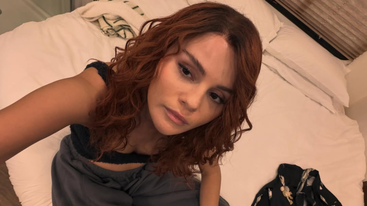 Σελένα Γκόμεζ: Εντυπωσίασε με νέο κόκκινο hair look και χιουμοριστικό μήνυμα