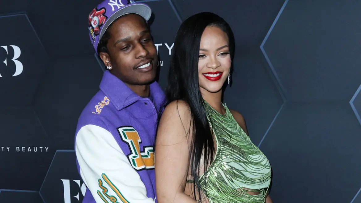 ASAP Rocky: Ζήτησε αυτόγραφο από τη Ριάνα στη μέση του δρόμου – «Είμαι ο μεγαλύτερος θαυμαστής σου» ASAP Rocky: Ζήτησε αυτόγραφο από τη Ριάνα στη μέση του δρόμου – «Είμαι ο μεγαλύτερος θαυμαστής σου»