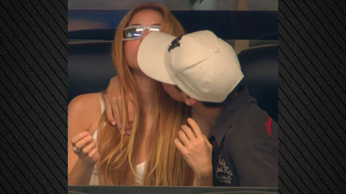 Viral στιγμή στις κερκίδες του Μουντιάλ με τη Shakira – Τι συνέβη τελικά στο βίντεο που συζητήθηκε Viral στιγμή στις κερκίδες του Μουντιάλ με τη Shakira – Τι συνέβη τελικά στο βίντεο που συζητήθηκε