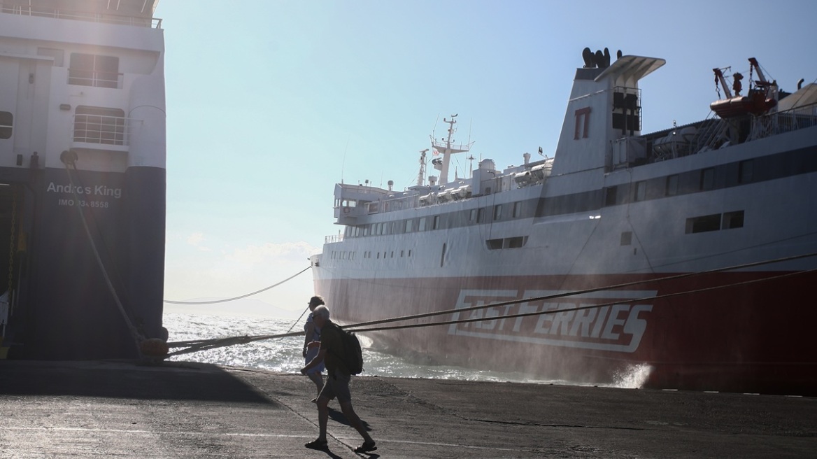 Απαγορευτικό απόπλου από Ραφήνα και Λαύριο έως τις 19:00 – Το βράδυ οι αποφάσεις για τα δρομολόγια του Σαββάτου