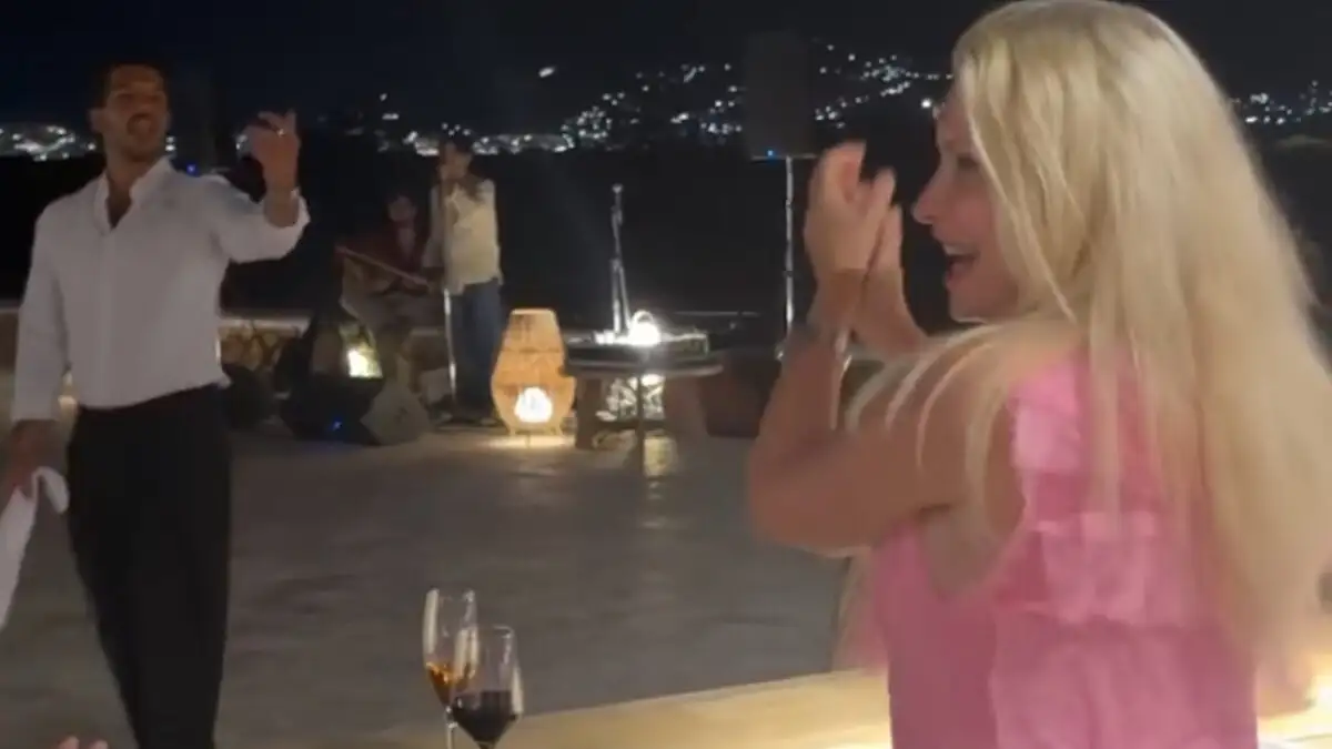 Ελένη Μενεγάκη: Καλοκαιρινή απόδραση στη Νάξο – Ξεσήκωσε το παραδοσιακό γλέντι με το κέφι της