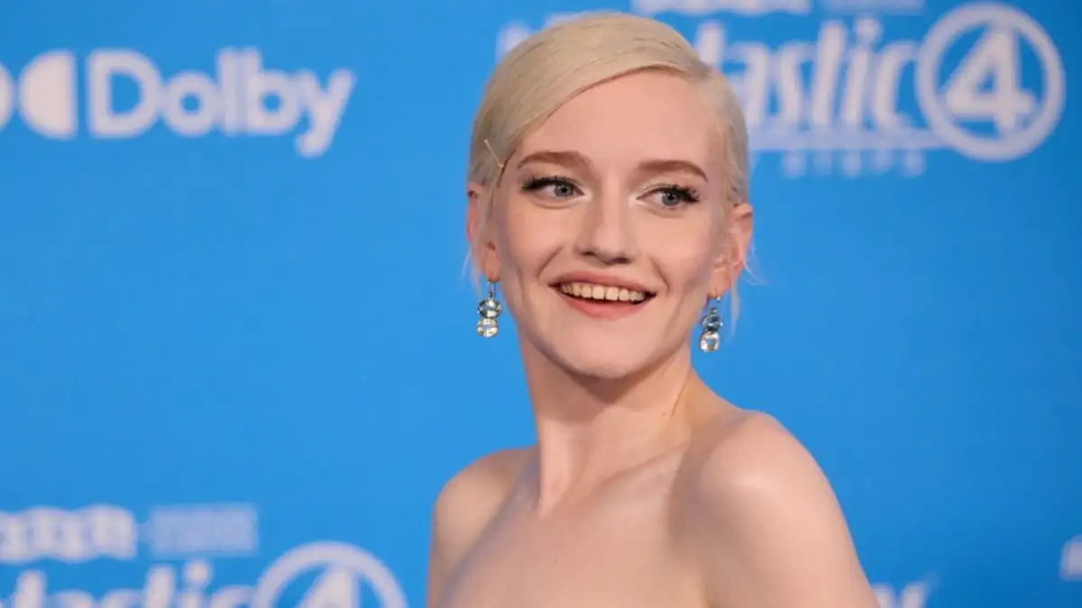 Τίτλοι τέλους για τη Julia Garner και τον Mark Foster – Χώρισαν μετά από χρόνια γάμου Τίτλοι τέλους για τη Julia Garner και τον Mark Foster – Χώρισαν μετά από χρόνια γάμου