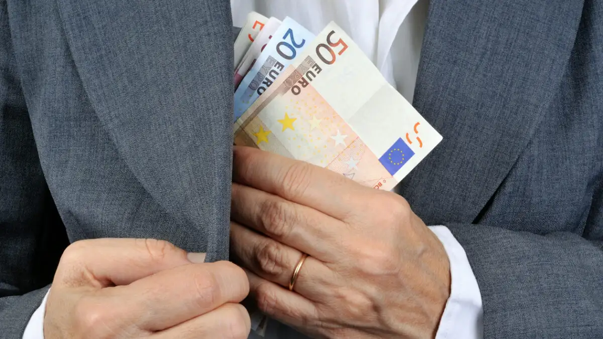 Επίδομα αδείας 2026: Ποιοι το δικαιούνται, πώς υπολογίζεται και πόσα χρήματα θα λάβουν οι εργαζόμενοι Επίδομα αδείας 2026: Ποιοι το δικαιούνται, πώς υπολογίζεται και πόσα χρήματα θα λάβουν οι εργαζόμενοι