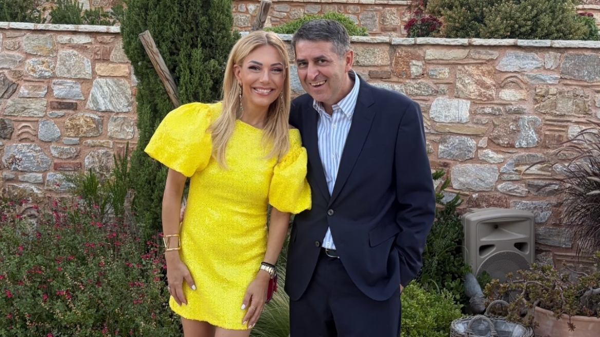 Τίνα Μεσσαροπούλου και Γιώργος Μυλωνάκης μαζί σε γαμήλια δεξίωση – Οι φωτογραφίες από τη βραδινή έξοδο