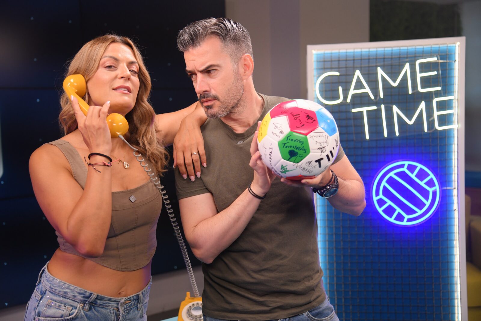 Ο Γιάννης Τσιμιτσέλης στο Allwyn Game Time: Ψάρεμα με Κέιν, Ικαριώτικο με Κουρτουά και σούβλες με Ρονάλντο Ο Γιάννης Τσιμιτσέλης στο Allwyn Game Time: Ψάρεμα με Κέιν, Ικαριώτικο με Κουρτουά και σούβλες με Ρονάλντο