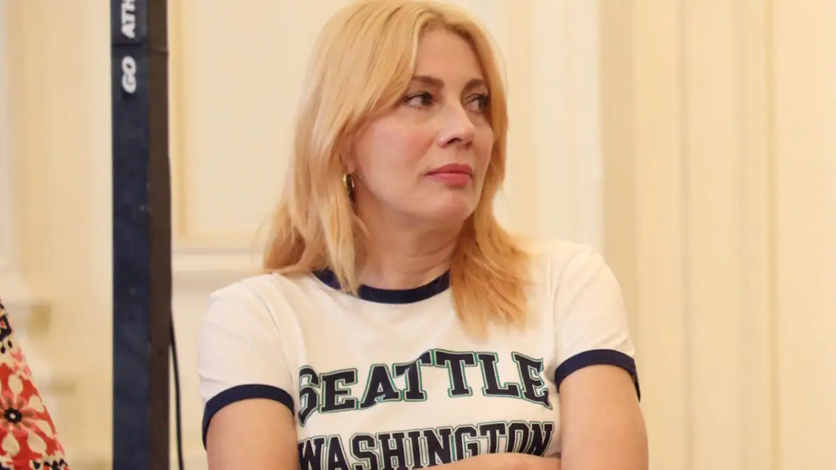 Σμαράγδα Καρύδη: «Ο Θοδωρής Αθερίδης με ενέπνευσε να δοκιμαστώ στη σκηνοθεσία»