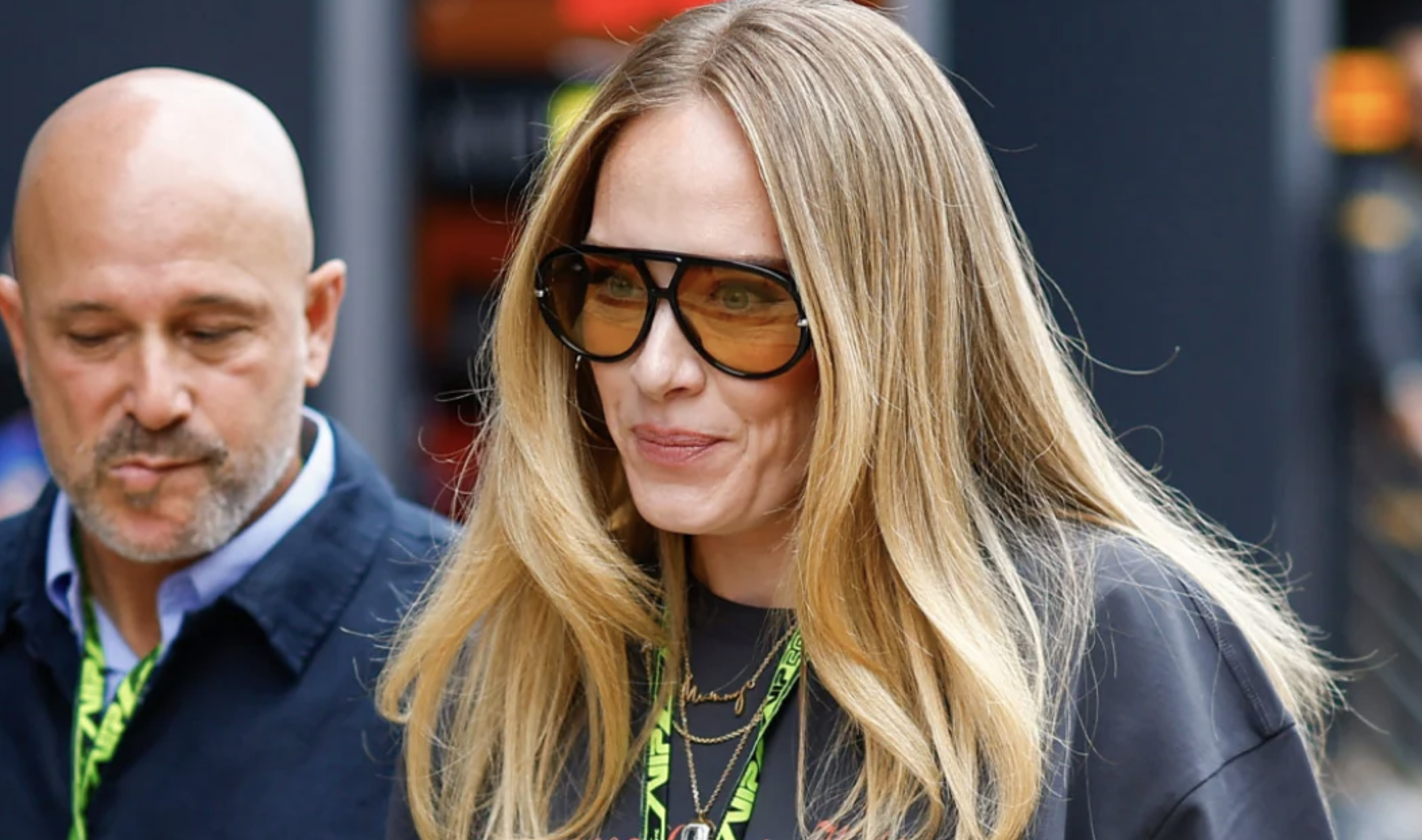 Adele: Εντυπωσίασε με την εμφάνισή της στο βρετανικό Grand Prix της F1