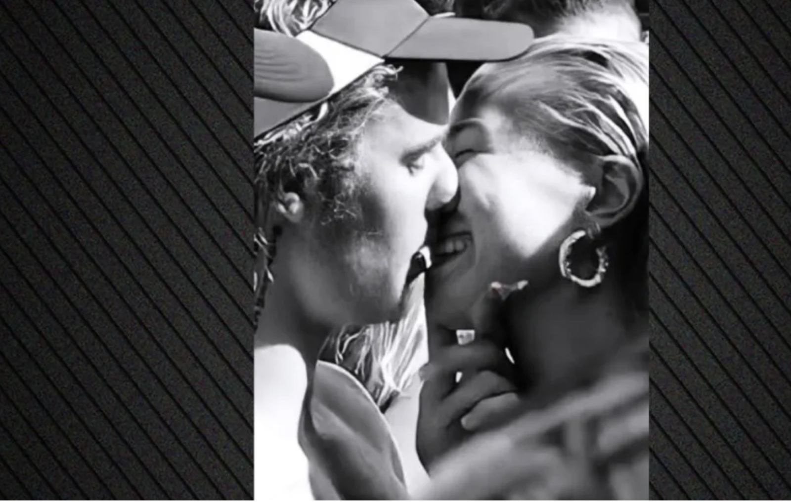 Χέιλι και Τζάστιν Μπίμπερ γιορτάζουν οκτώ χρόνια από τον αρραβώνα τους – Η τρυφερή φωτογραφία με το φιλί Χέιλι και Τζάστιν Μπίμπερ γιορτάζουν οκτώ χρόνια από τον αρραβώνα τους – Η τρυφερή φωτογραφία με το φιλί
