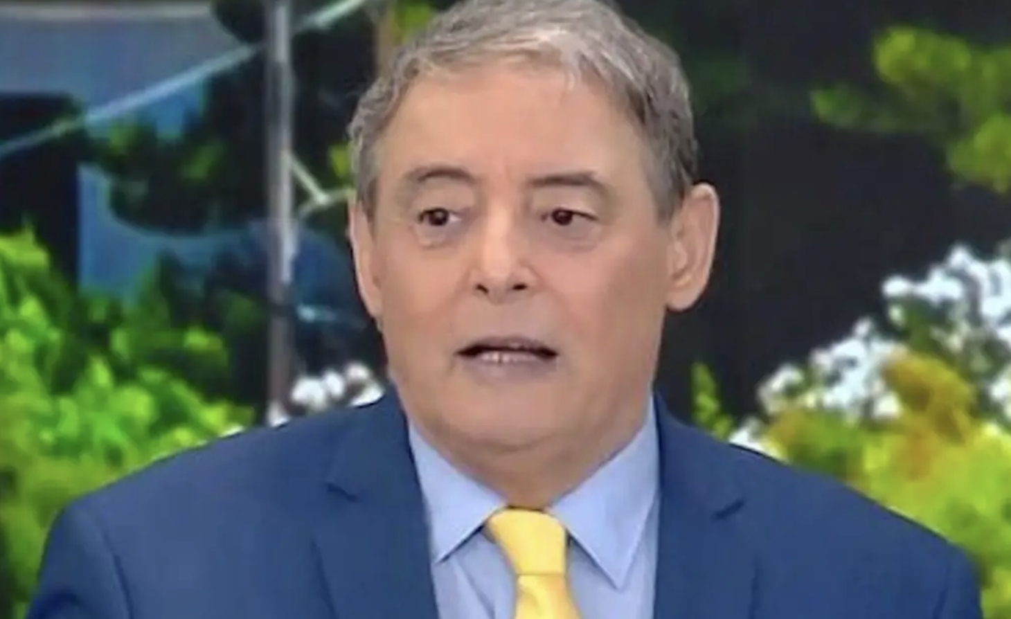 Ιορδάνης Χασαπόπουλος: «Θα κάνω ένα μικρό χειρουργείο» – Η αντίδραση της Ανθής Βούλγαρη στον αέρα Ιορδάνης Χασαπόπουλος: «Θα κάνω ένα μικρό χειρουργείο» – Η αντίδραση της Ανθής Βούλγαρη στον αέρα