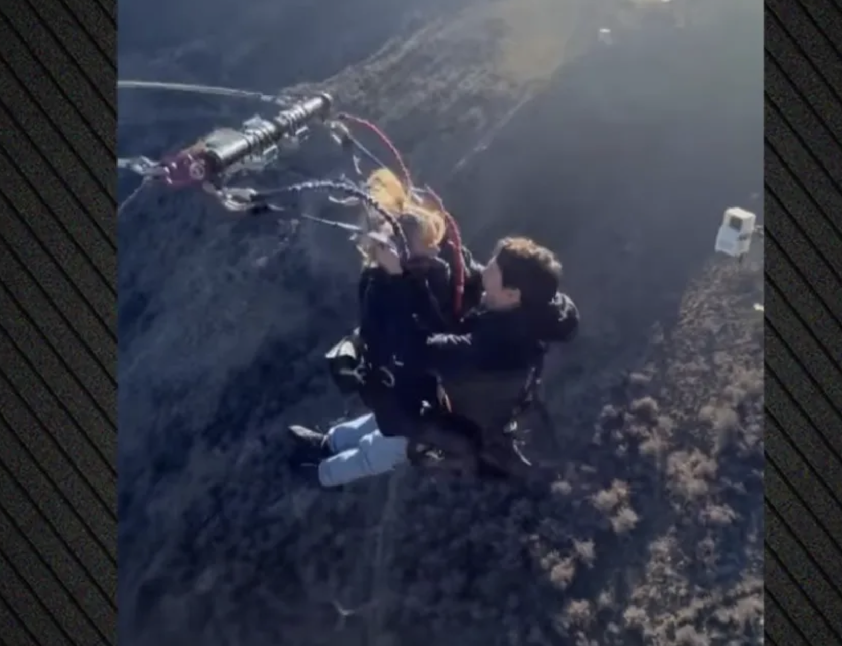 Σίντνεϊ Σουίνι: Τόλμησε bungee jumping στη Νέα Ζηλανδία μαζί με τον σύντροφό της