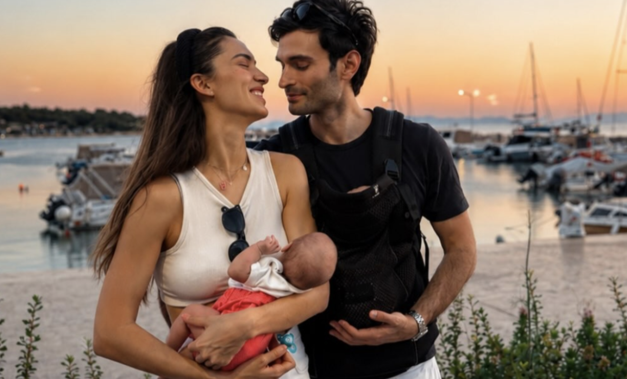 Άννα Πρέλεβιτς και Νικήτας Νομικός: Η τρυφερή φωτογραφία με τις δίδυμες κόρες τους Άννα Πρέλεβιτς και Νικήτας Νομικός: Η τρυφερή φωτογραφία με τις δίδυμες κόρες τους