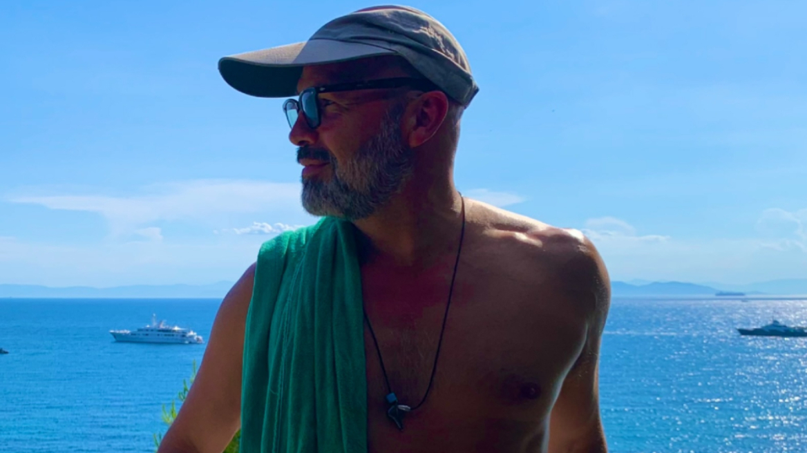 Ο Μπίλι Ζέιν του «Τιτανικού» απολαμβάνει το ελληνικό καλοκαίρι – Η φωτογραφία και το ξεχωριστό λογοπαίγνιο