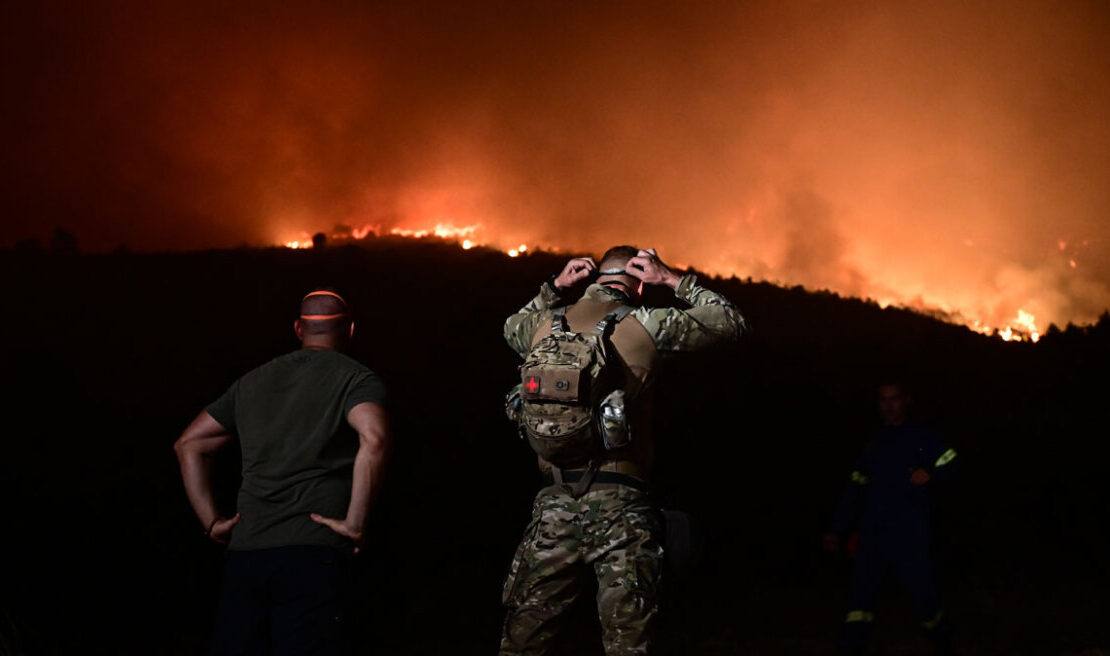 Σε εξέλιξη η μάχη με τις φλόγες σε Πόρτο Γερμενό και Αχαΐα – Νέες εκκενώσεις μέσω 112