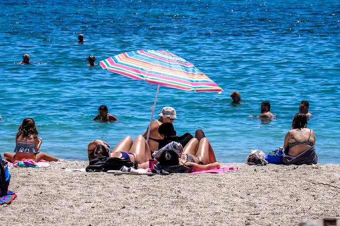 Καιρός: Στο «κόκκινο» ο υδράργυρος – Έως 42°C σήμερα και αύριο, ποιες περιοχές θα δοκιμαστούν περισσότερο- Δείτε video