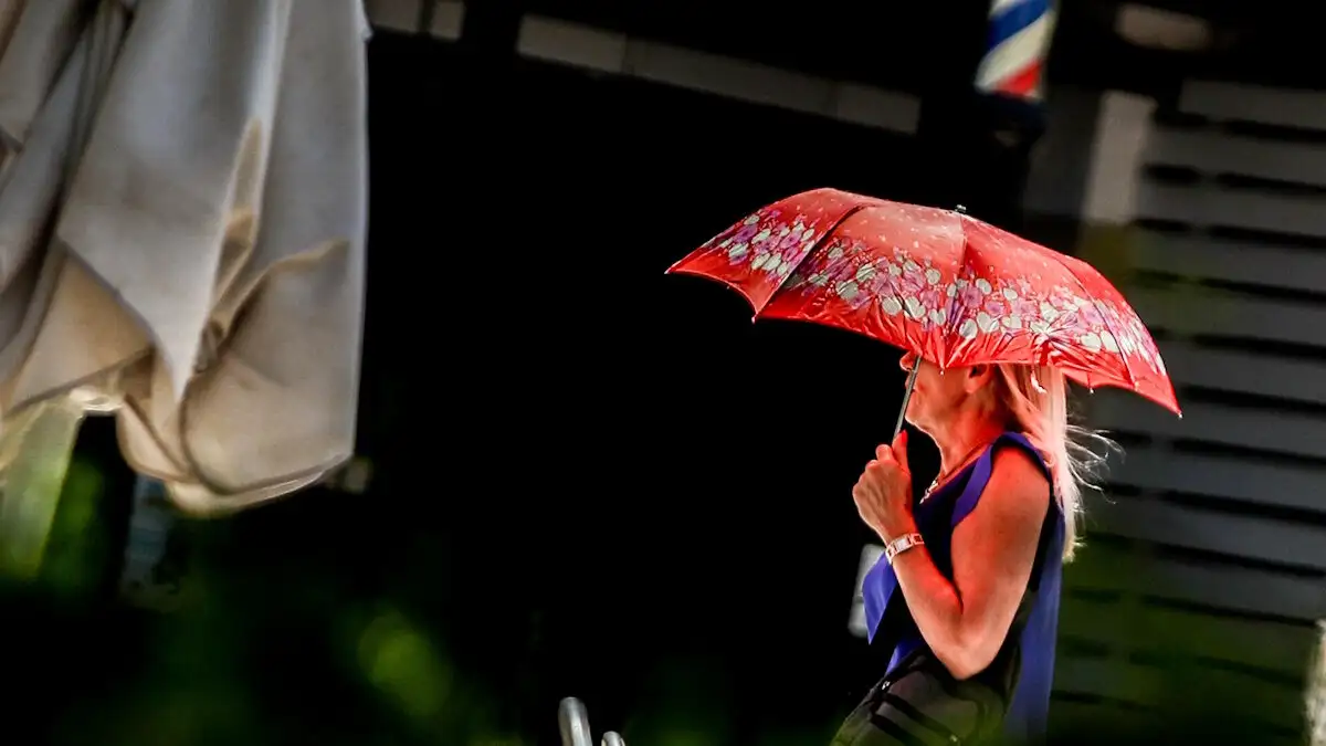 Καιρός: Στους 35°C ο υδράργυρος στην Αττική – Ζεστή ημέρα με νεφώσεις στα δυτικά