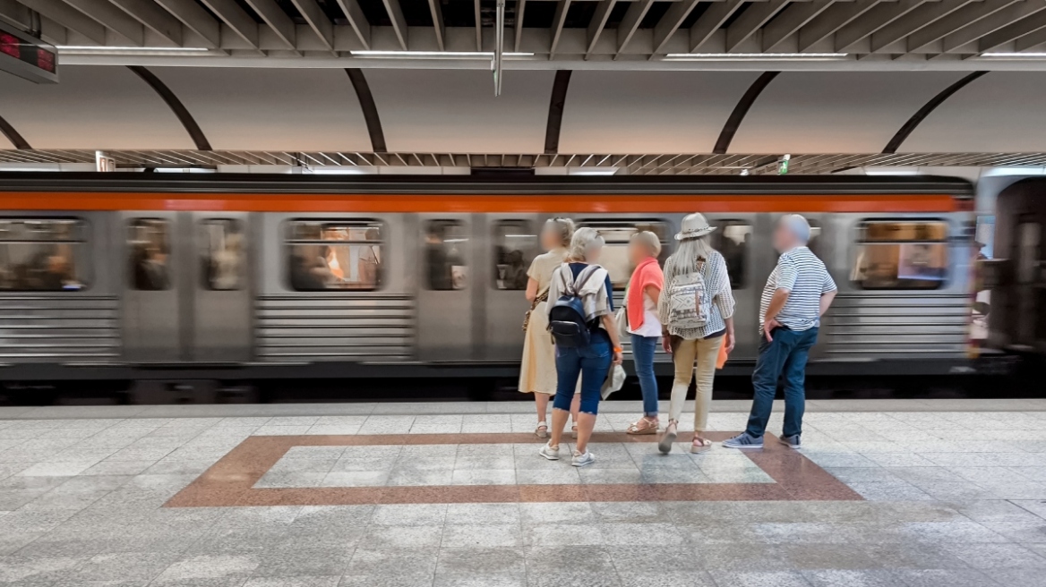 ΜΜΜ τον Αύγουστο: Τι ισχύει για μετρό, ΗΣΑΠ, τραμ και λεωφορεία – Οι αλλαγές στα δρομολόγια
