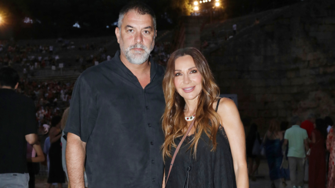 Δέσποινα Βανδή για Βασίλη Μπισμπίκη: «Κοιμόμαστε κάθε βράδυ αγκαλιά» – Η εξομολόγηση για τη σχέση τους Δέσποινα Βανδή για Βασίλη Μπισμπίκη: «Κοιμόμαστε κάθε βράδυ αγκαλιά» – Η εξομολόγηση για τη σχέση τους