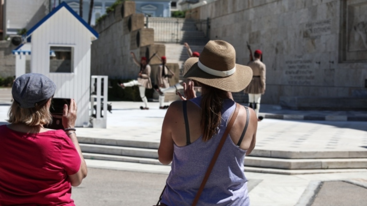 Καιρός: Έως 38 βαθμούς σήμερα – Ενισχύονται τα μελτέμια, πού θα βρέξει πριν τον Δεκαπενταύγουστο