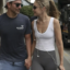 Gigi Hadid: Τα sneakers που φόρεσε και αναμένεται να κυριαρχήσουν το φετινό φθινόπωρο