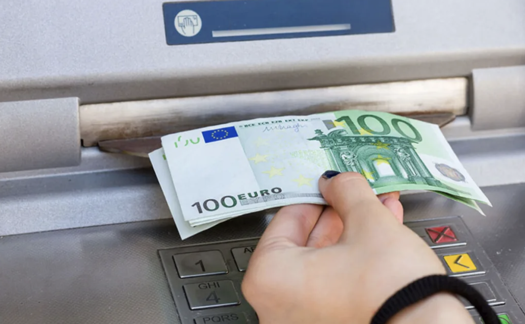 e-ΕΦΚΑ – ΔΥΠΑ: Ποιοι πληρώνονται έως τις 14 Αυγούστου – Αναλυτικά τα ποσά