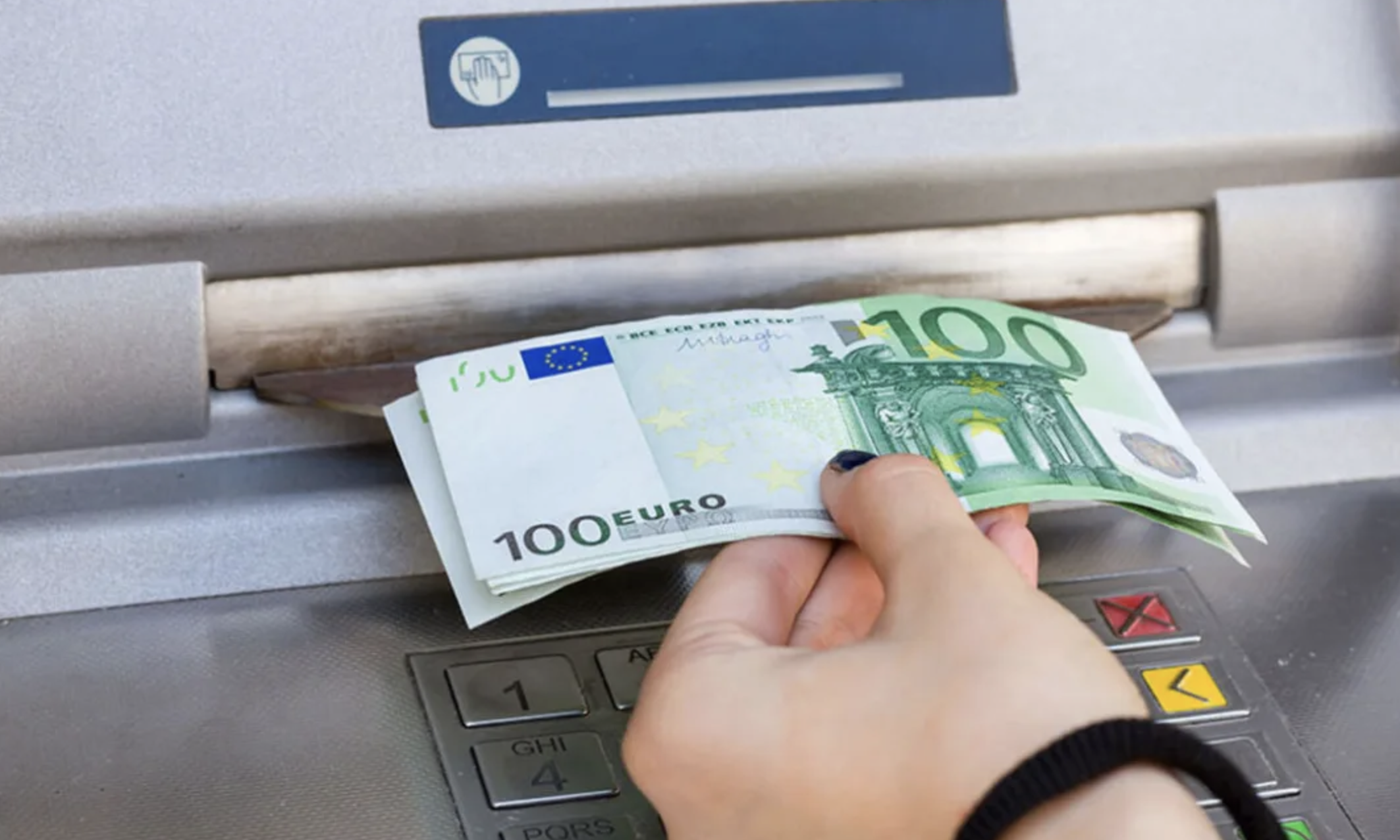 Πληρωμές e-ΕΦΚΑ και ΔΥΠΑ: Ποιοι πληρώνονται έως τις 28 Αυγούστου – Ο «χάρτης» των καταβολών