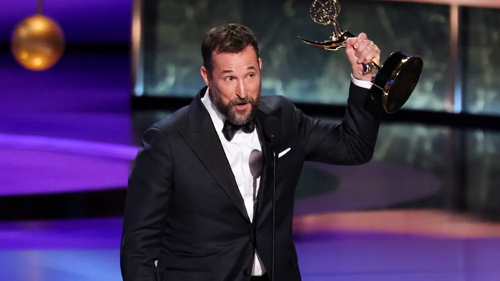 Νόα Γουάιλ: Συγκινήθηκε με το δεύτερο Emmy για το «The Pitt» – «Αυτό είναι συγκλονιστικό» Νόα Γουάιλ: Συγκινήθηκε με το δεύτερο Emmy για το «The Pitt» – «Αυτό είναι συγκλονιστικό»