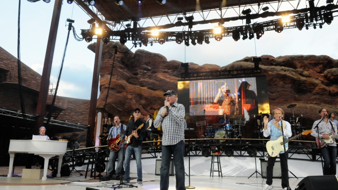 Beach Boys: Ακύρωσαν τρεις συναυλίες λίγο πριν επιστρέψουν στη σκηνή – Μετατίθεται ξανά η περιοδεία