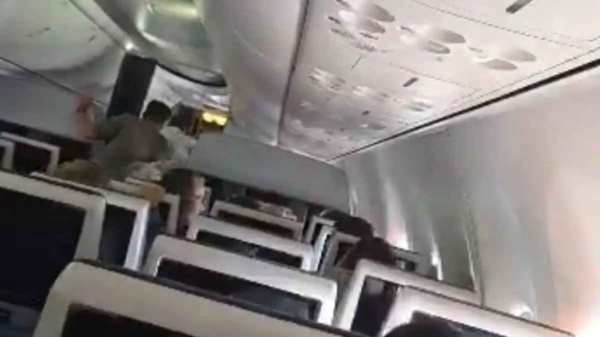 Πτήση «θρίλερ» της Flydubai: Οι επιβάτες περιγράφουν τον εφιάλτη που έζησαν – «Ακούγαμε κραυγές, έμοιαζε με “τρενάκι του τρόμου”»