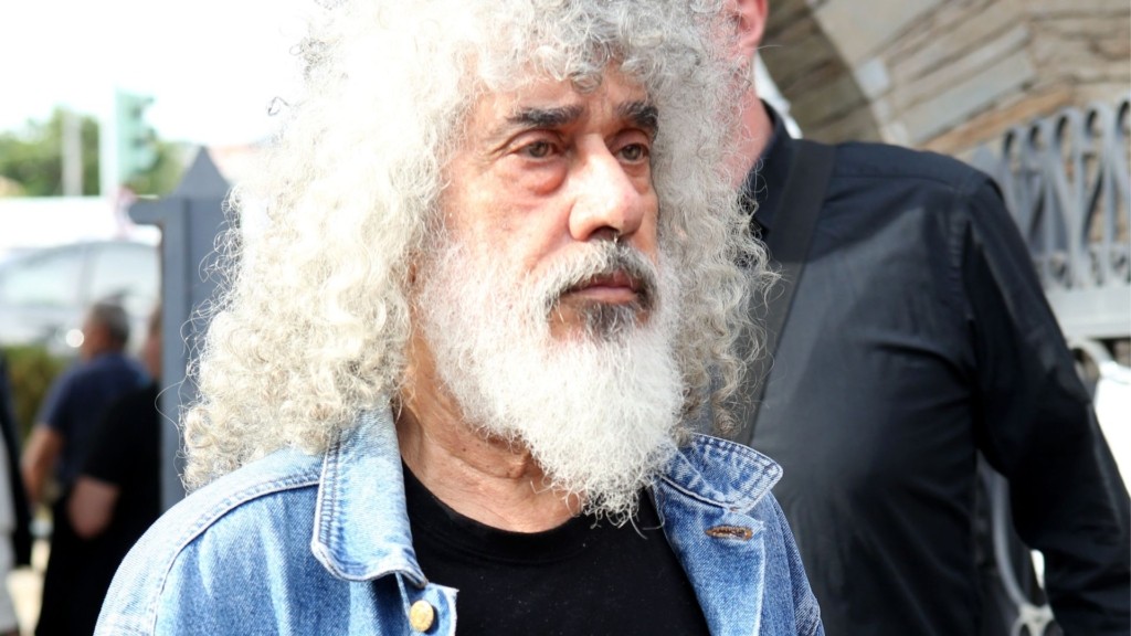Γιάννης Γιοκαρίνης για Γιώργο Μαζωνάκη: «Τον έφαγαν οι ανειδίκευτοι γιατροί» Γιάννης Γιοκαρίνης για Γιώργο Μαζωνάκη: «Τον έφαγαν οι ανειδίκευτοι γιατροί»