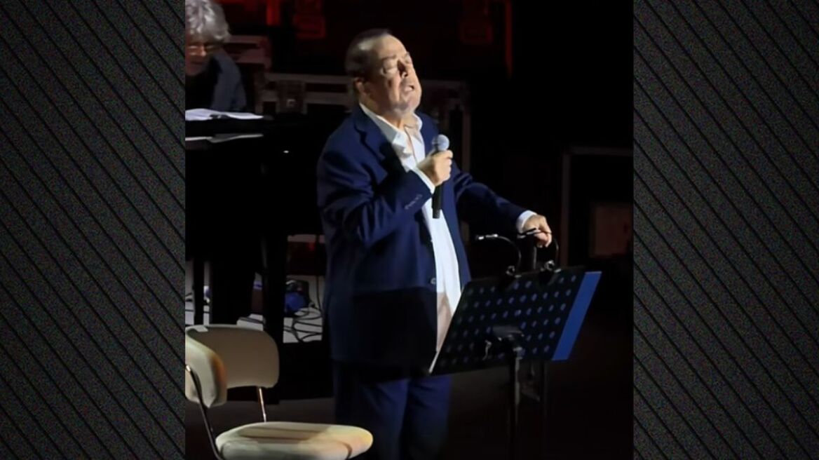 Γιάννης Πάριος: Αποχαιρέτησε τον Γιώργο Μαζωνάκη τραγουδώντας το «Ποτέ Ποτέ» – «Το είχα γράψει για εκείνον»