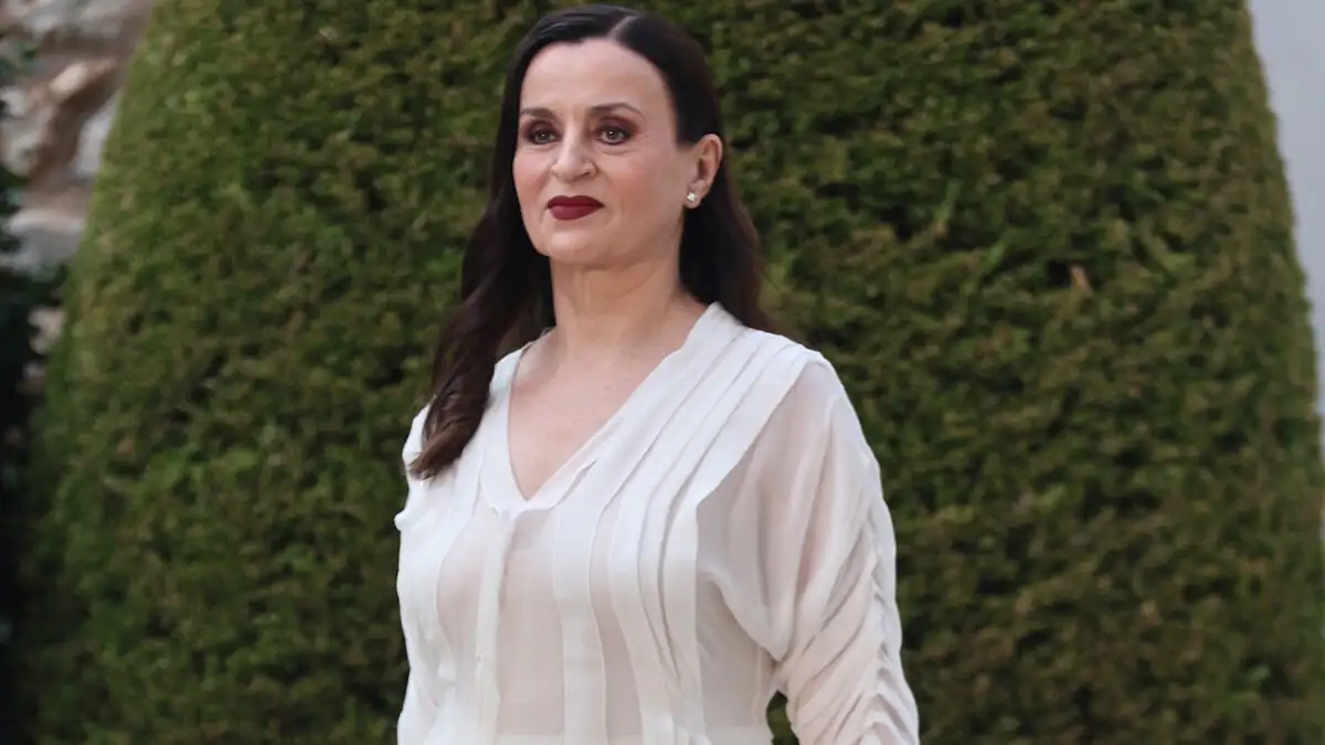 Καρυοφυλλιά Καραμπέτη: «Κάθε γυναίκα που κακοποιείται είναι σαν να το υφίσταμαι κι εγώ» Καρυοφυλλιά Καραμπέτη: «Κάθε γυναίκα που κακοποιείται είναι σαν να το υφίσταμαι κι εγώ»