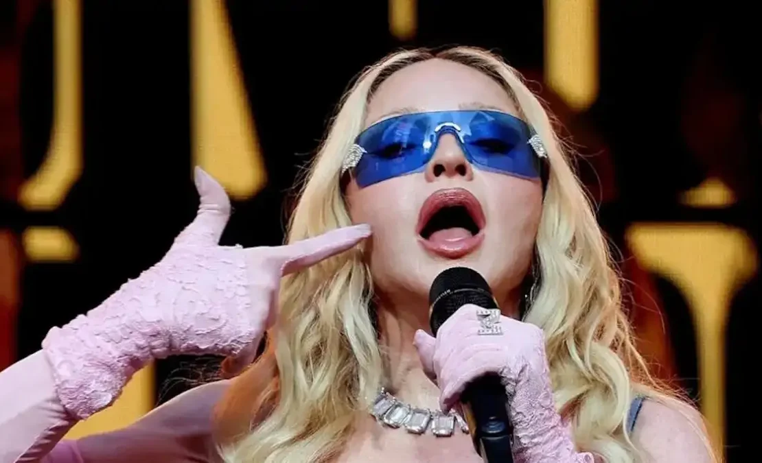 Μαντόνα: Η εμφάνισή της στα MTV VMAs προκάλεσε ανησυχία και σχόλια από τους θαυμαστές της